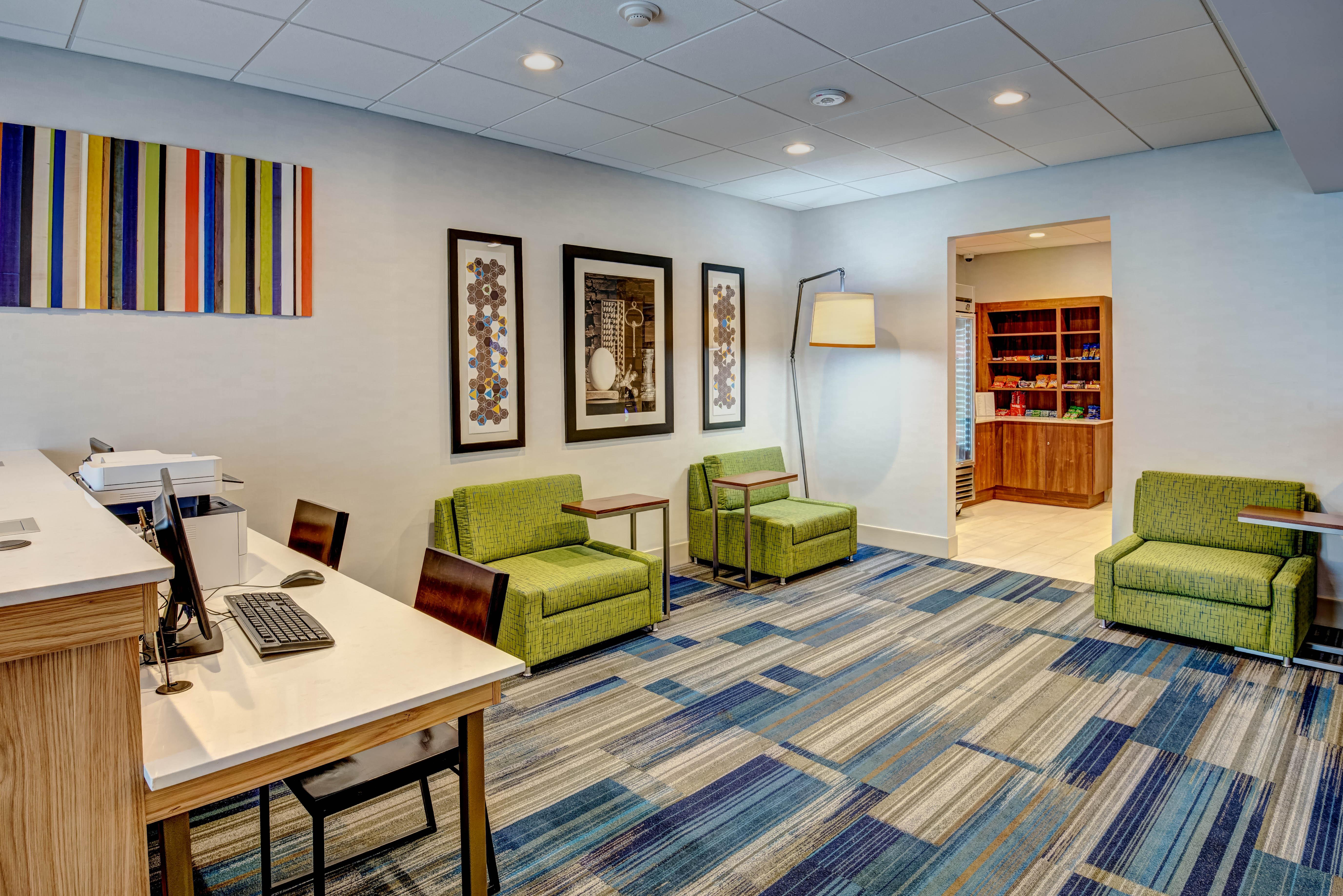 Holiday Inn Express Woodbridge By Ihg Avenel Exterior foto