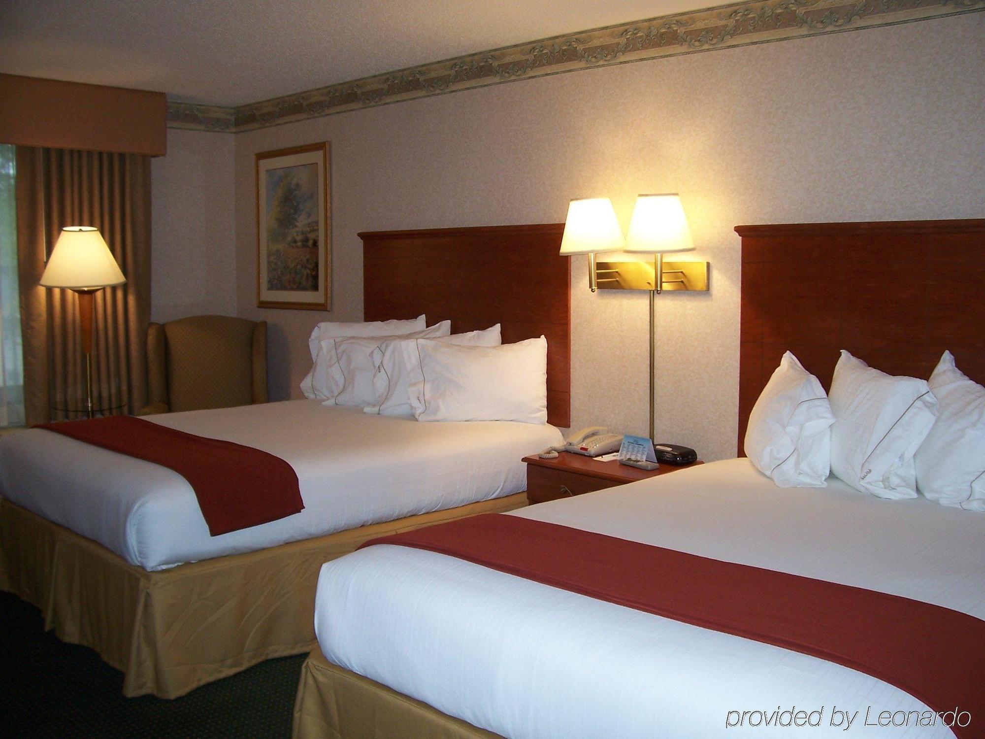 Holiday Inn Express Woodbridge By Ihg Avenel Habitación foto
